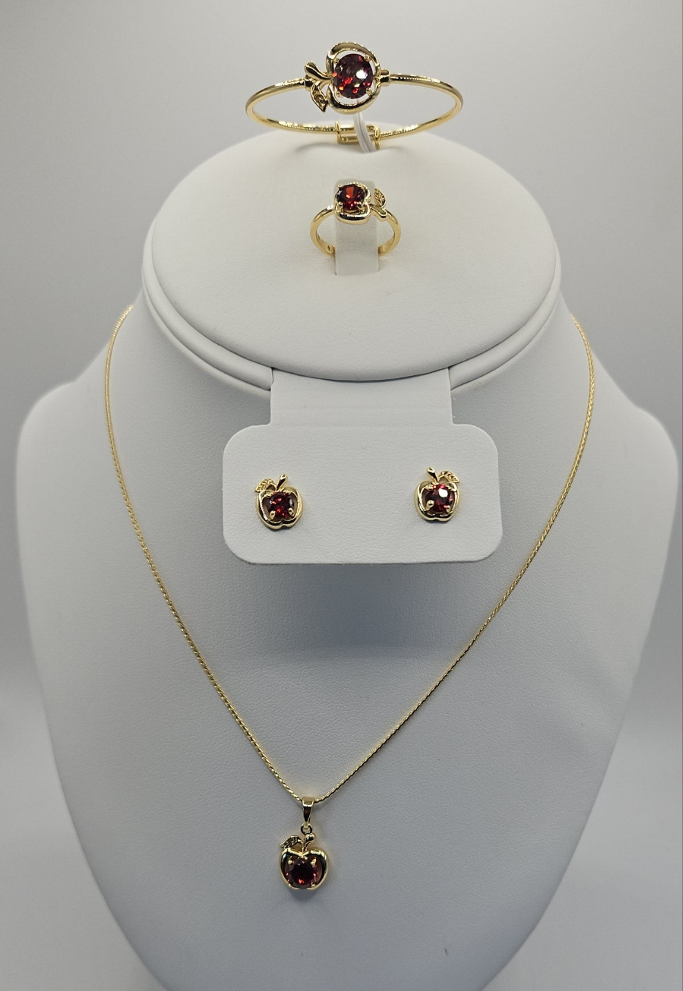 Red apple sets kids litter girl