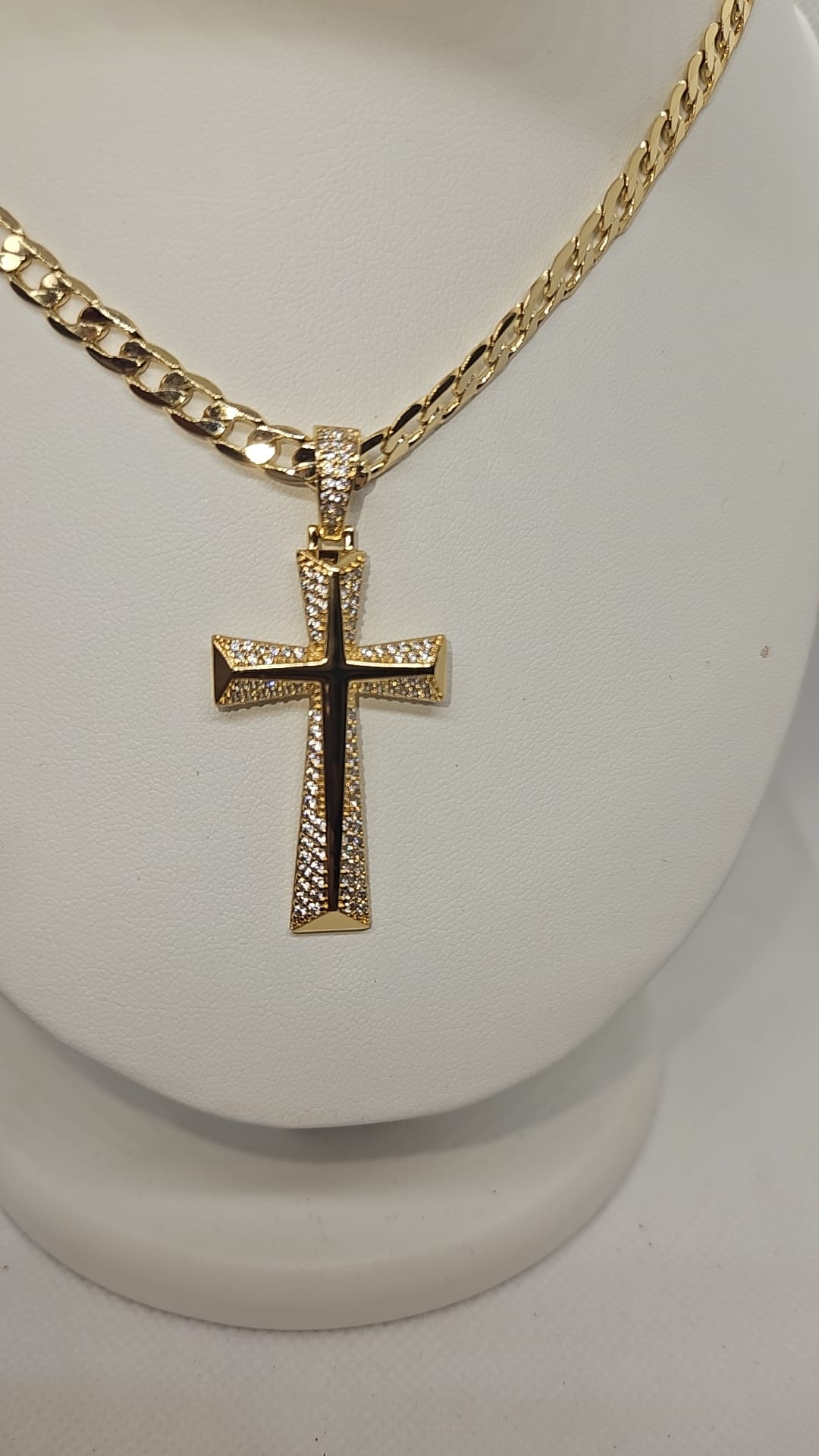Cuban Necklace With Pendant Cross