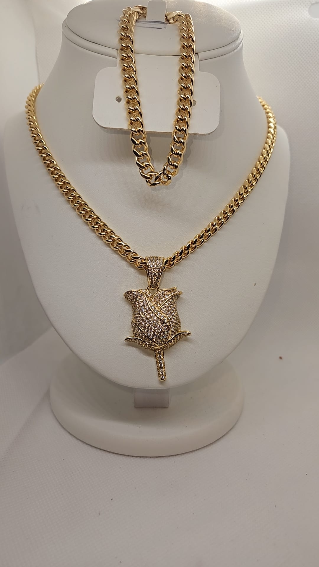 Cuban Chuck Set With Pendant Rose