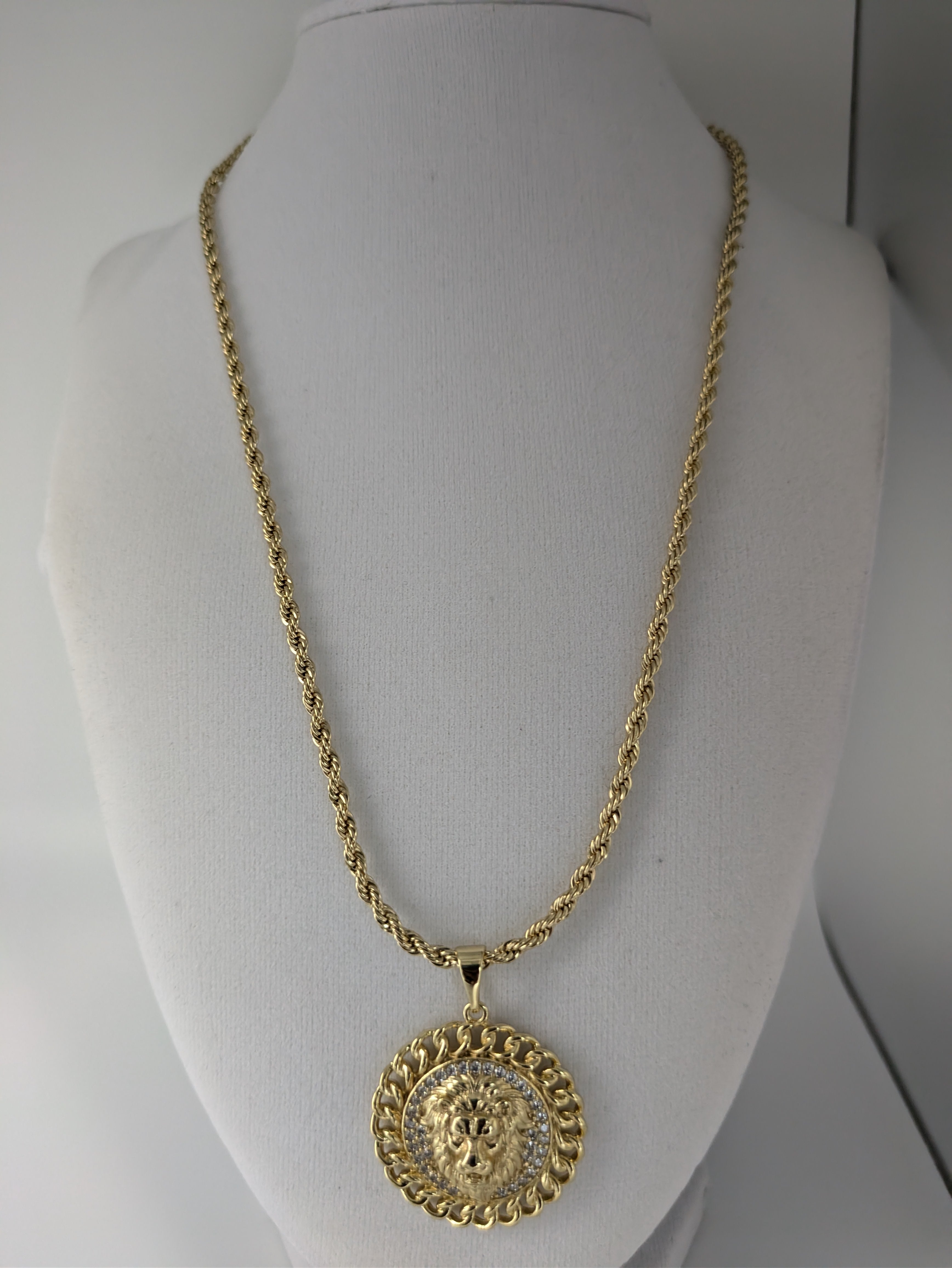 14k gold plated with pendant Lion