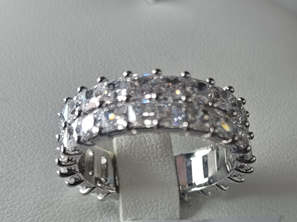 Silver plated ring sparkling