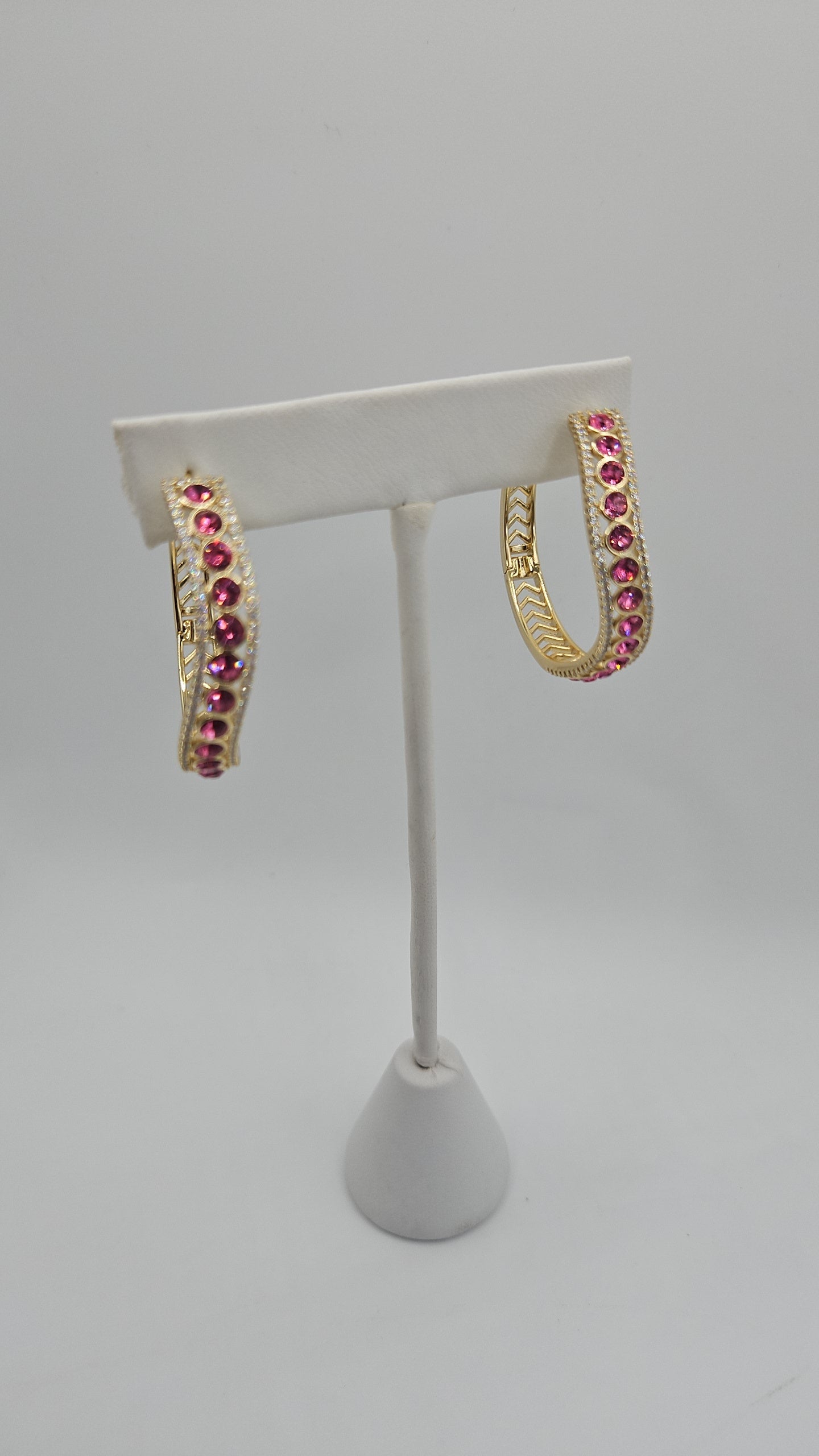 Pinky fushia hoops earing