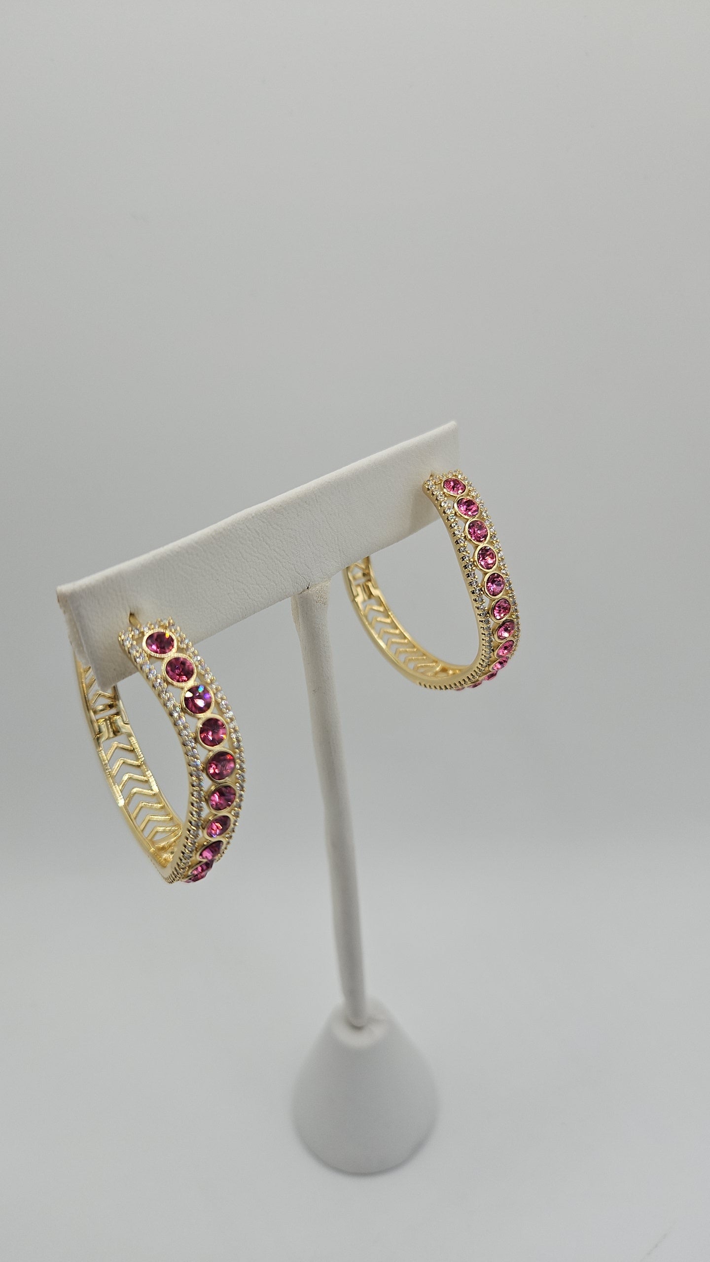 Pinky fushia hoops earing