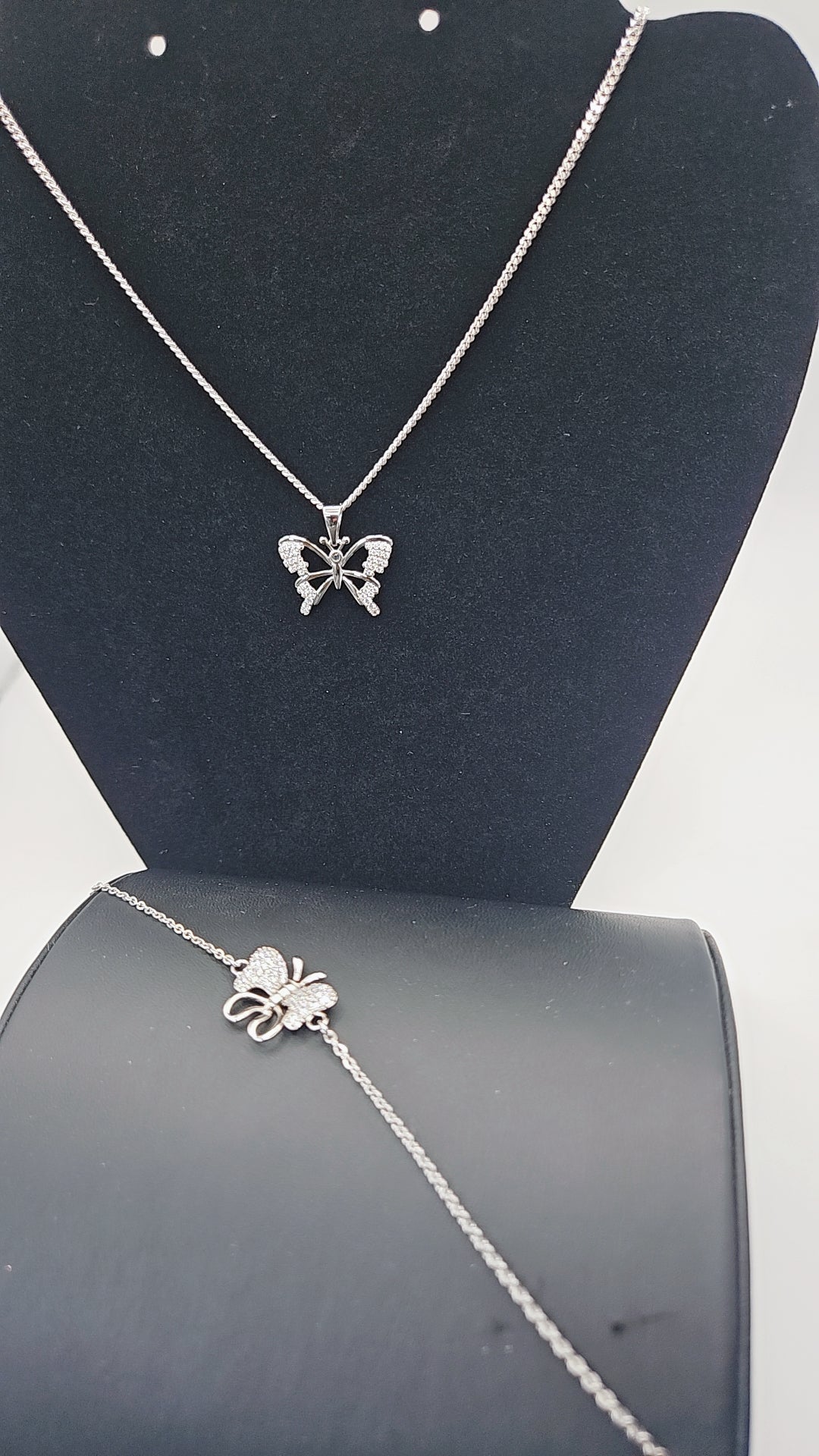 Bracelet butterfly with necklace