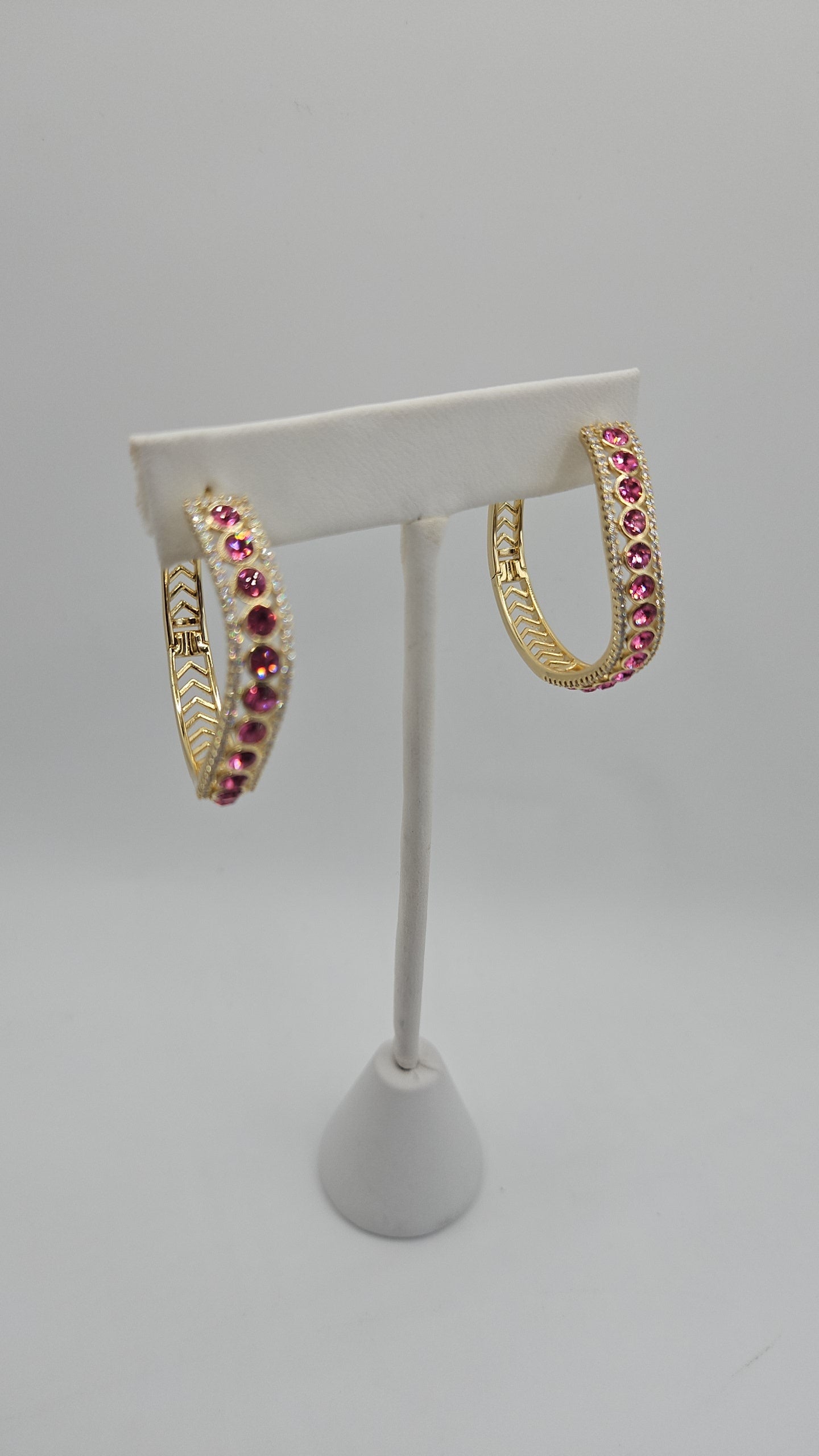 Pinky fushia hoops earing