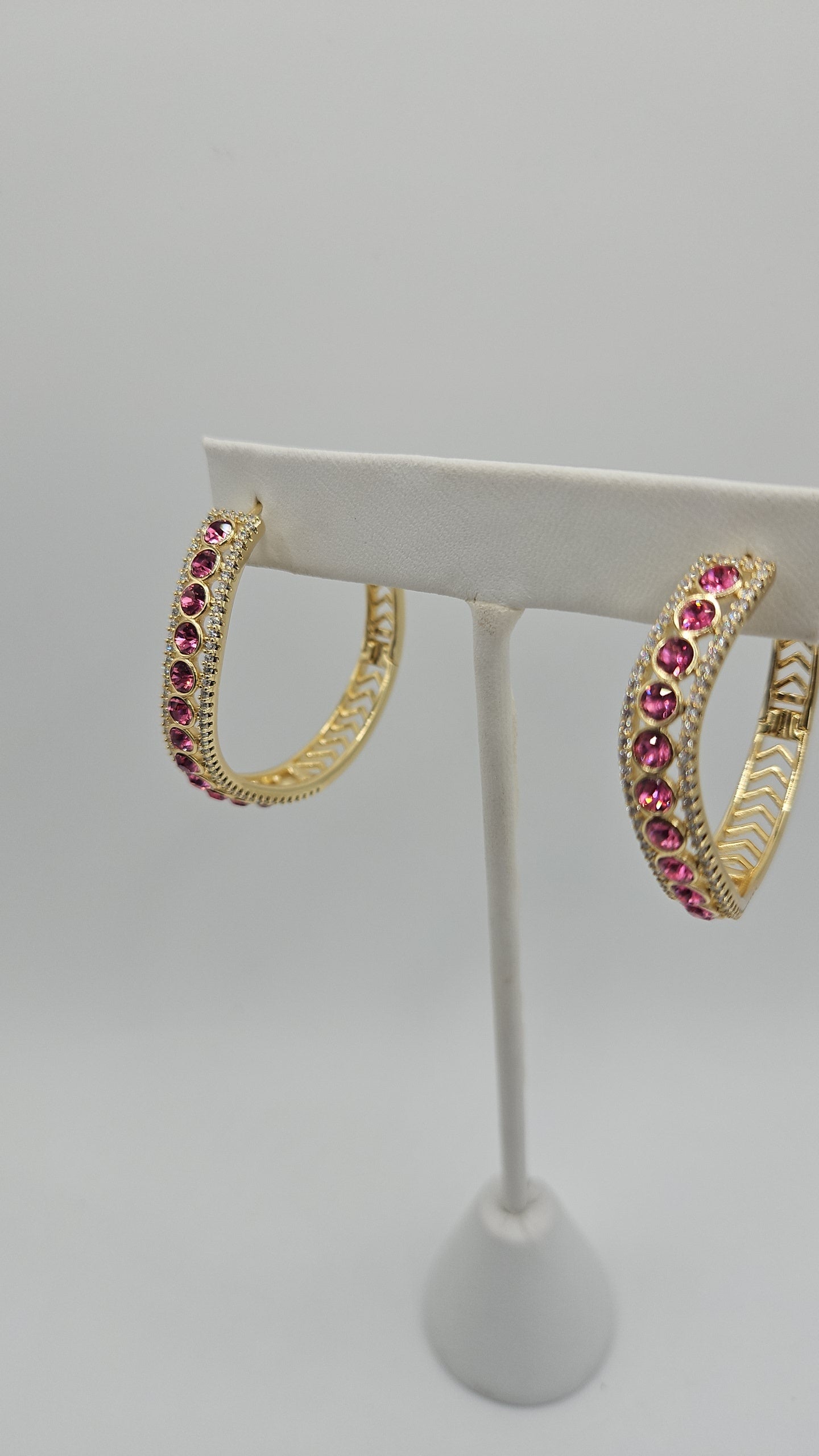 Pinky fushia hoops earing