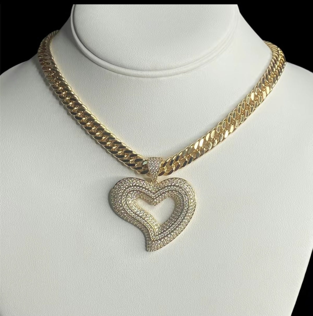 Necklace with heart pendant